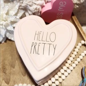 Rae Dunn “Hello pretty” heart shape Trinket box
